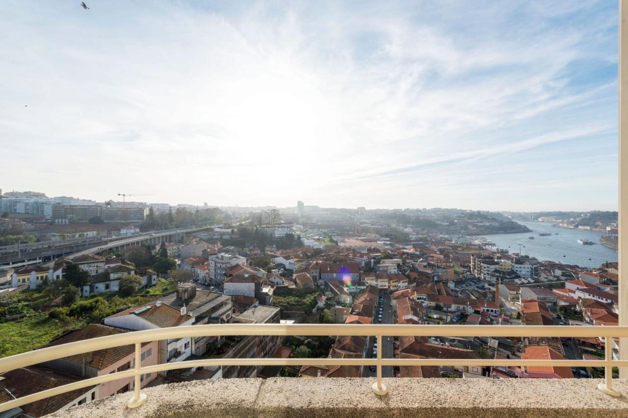 Lovelystay - 1Br Flat With Stunning Views Over Porto Vila Nova de Gaia Ngoại thất bức ảnh