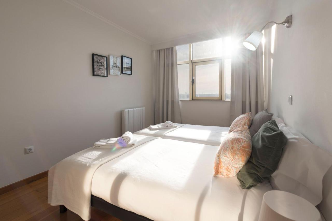 Lovelystay - 1Br Flat With Stunning Views Over Porto Vila Nova de Gaia Ngoại thất bức ảnh